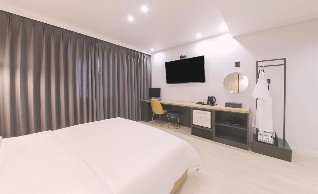 Ariel Hotel Пусан Экстерьер фото