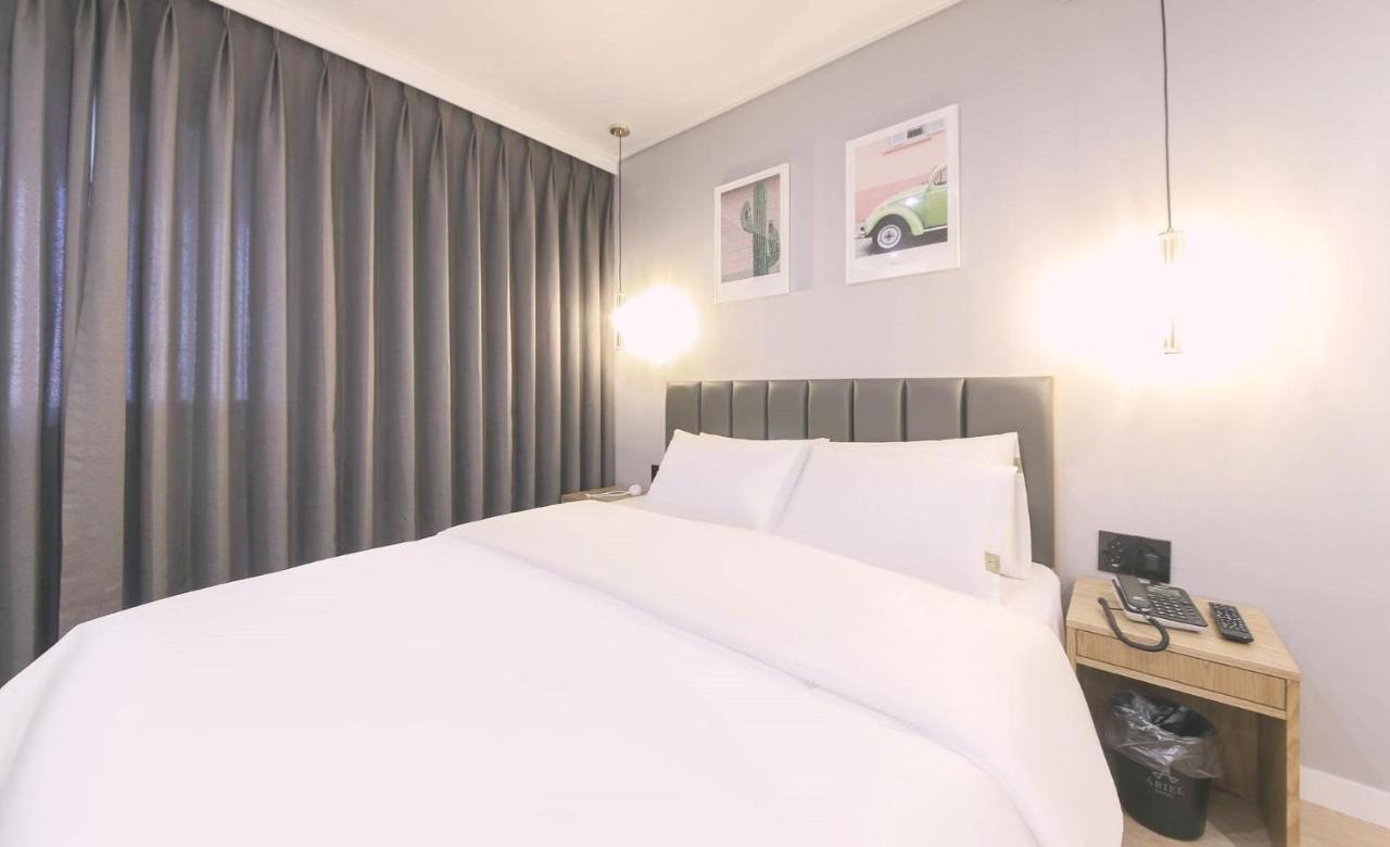 Ariel Hotel Пусан Экстерьер фото