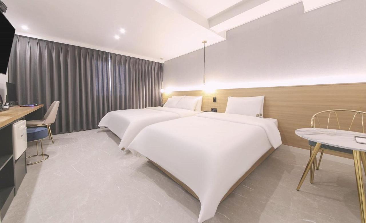 Ariel Hotel Пусан Экстерьер фото